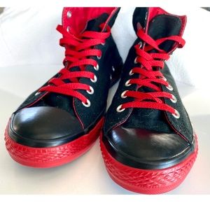 MENS RED AND BLACK CONVERSE SIZE10